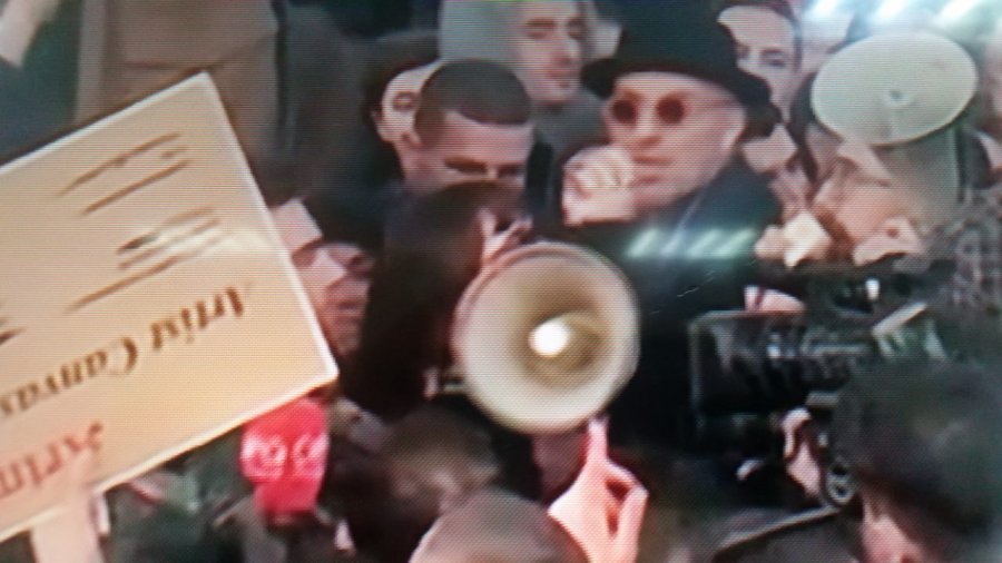 Protestës së studentëve, i bashkohet dhe artisti Robert Alia