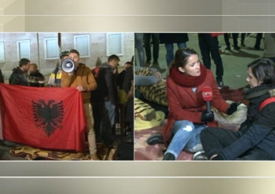 Studentja: Pedagogët tanë kanë dhënë dorëheqjen për të na mbështetur