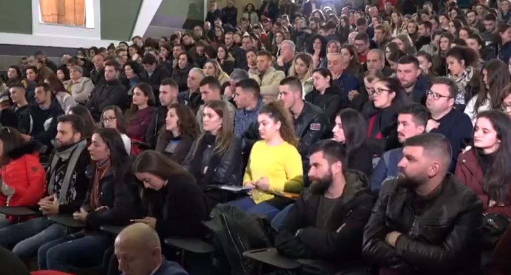 Publikohet videoja: E vërteta e takimit të Ramës, studentët të zgjedhur me lista