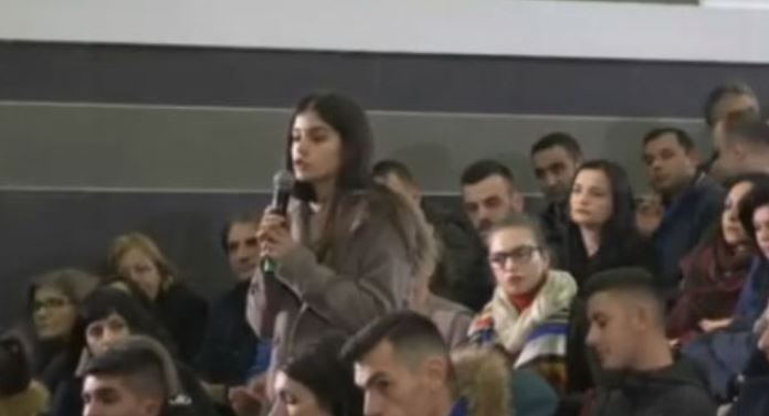 Studentja nxjerr ‘zbuluar’ Ramën: Na gënjyen, nuk e dinim që do vije, unë po braktis këtë takim