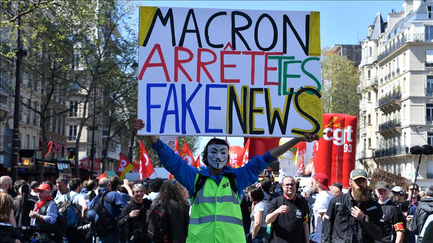 Macron “ngre duart” përballë “jelekverdhëve” francezë