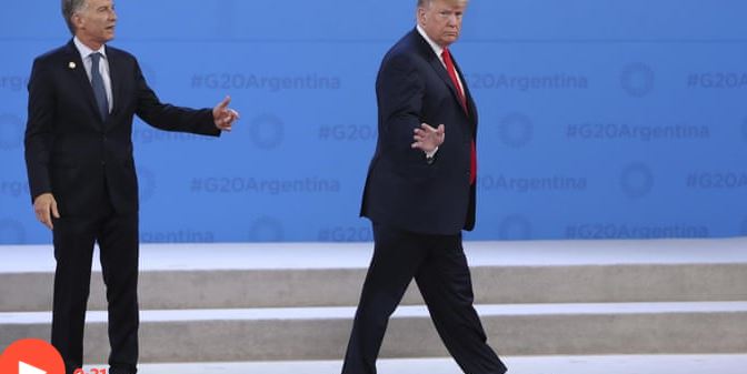 VIDEO/Trump bëhet sërish ‘qesharak’ gjatë Samitit,  i largohet papritur të zotit të shtëpisë