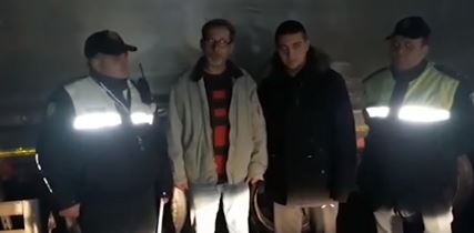 VIDEO/Rrezikonte të binte në humnerë, policia ndihmon shoferin turk në Dibër