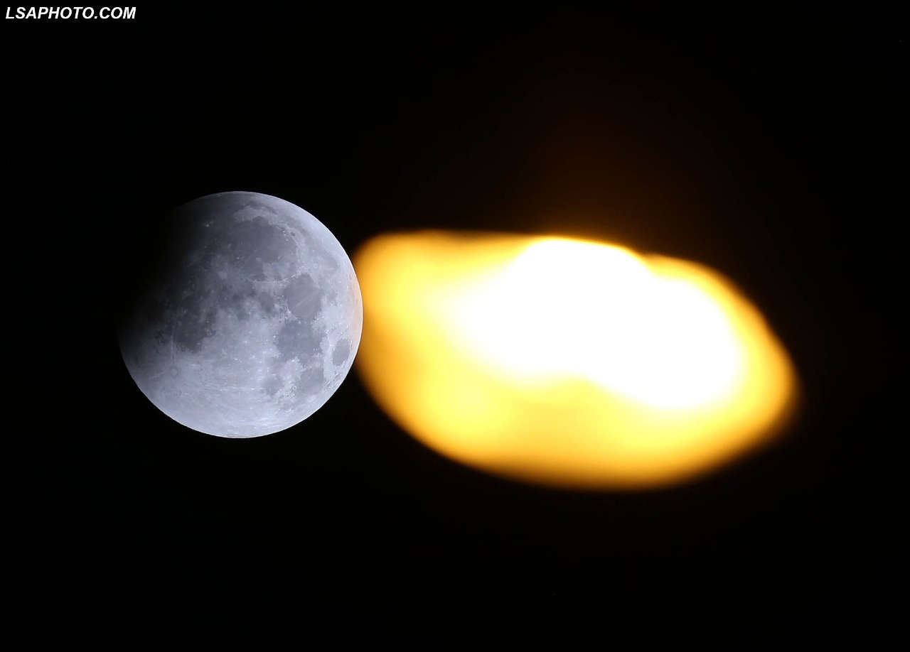 FOTO/Hëna e ‘përgjakur’, fenomeni i rrallë që u pa dhe në Tiranë