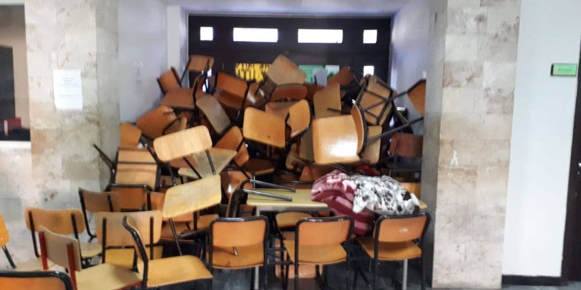 VIDEO+FOTO/”Rezistenca vazhdon”, çfarë po ndodh me protestën e studentëve