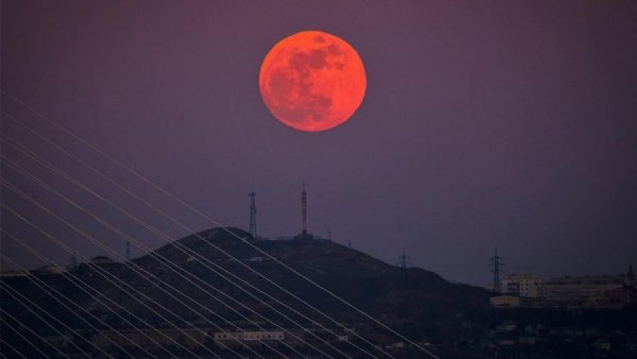 Sonte fenomeni i rralle ne qiell, rrini me henen e kuqe