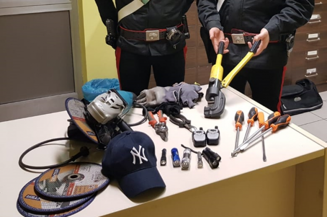 Shqiptari “mjeshter” grabitjesh, arrestohet pas ndjekjes si në “filma aksion”