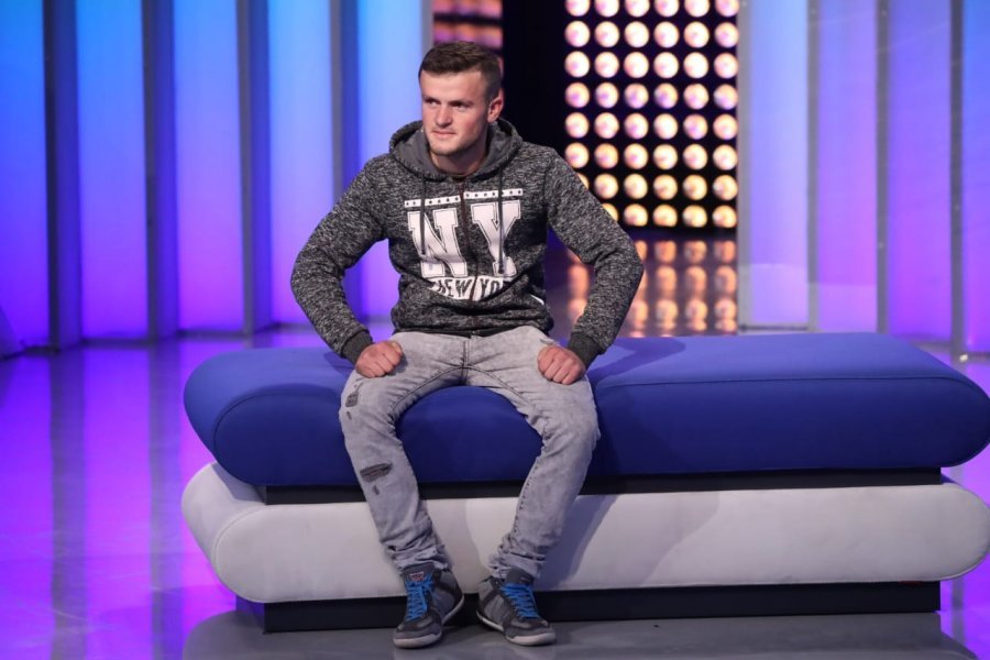 U kthye në meme në rrjete sociale, ja çfarë kërkon Arditi