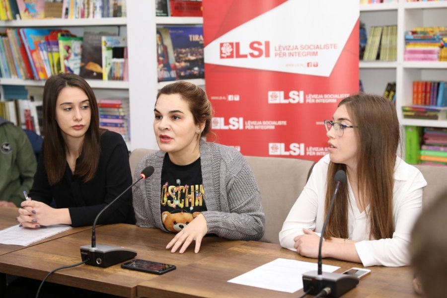 VIDEO/Kryemadhi thirrje gjimnazistëve: Bashkohuni me studentët në protestë
