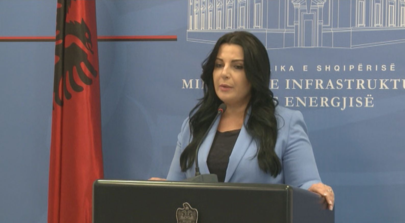 Ministrja me një tjetër vendim të ri: Në skaner të gjitha kontratat e HEC-eve