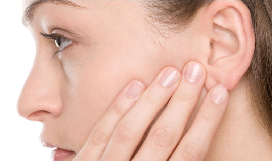 E rrallë, gruaja humb dëgjimin vetëm për zërin e meshkujve