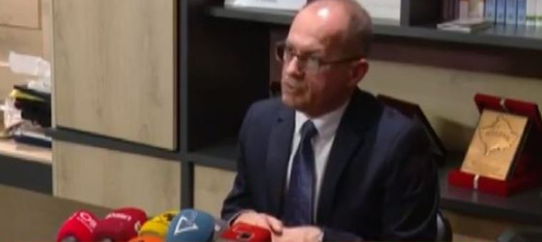 Përplasja e studentëve tek Juridiku, reagon dekani: Kemi presion…