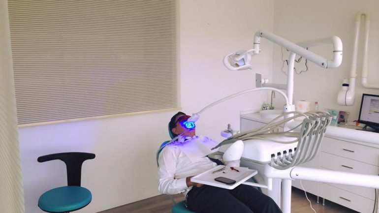 Dentistët rrisin çmimet, sa do kushtojnë tani shërbimet stomatologjike