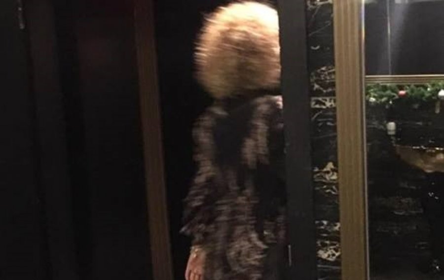 FOTO/ Deputetja shqiptare kapet “mat” në një klub nate në Prishtinë