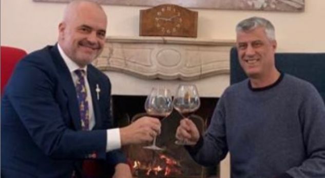 “Qoftë Viti i krejt shqiptarisë”, Rama ngre dollinë e parë për këtë vit me Thaçin