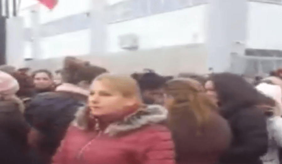 Punonjëset e një biznesi fason dalin në protestë në Shkodër