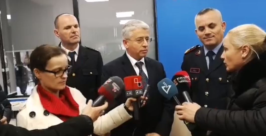 VIDEO/Ndërhyrja e policisë në Universitete, reagon Lleshaj: Kam një thirrje për studentët