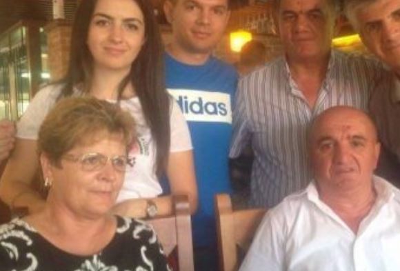 Partneri ia vrau prindërit, vajza i kërkon falje të vëllait: E futa atë të sëmurë në jetën tuaj