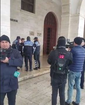 VIDEO/’Jo terror’, tensione tek Politekniku, studentët kërkojnë largimin e policisë nga universitetet