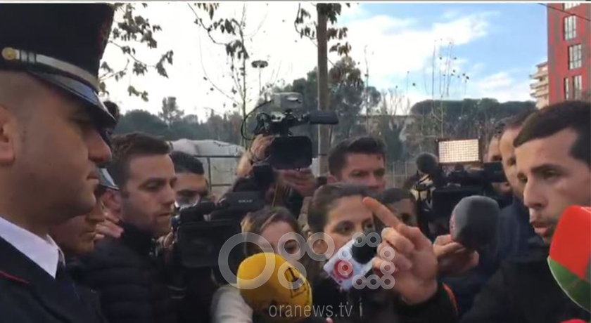 Studentët e bashkuar ia dalin, Policia largohet nga Fakulteti i Ekonomikut