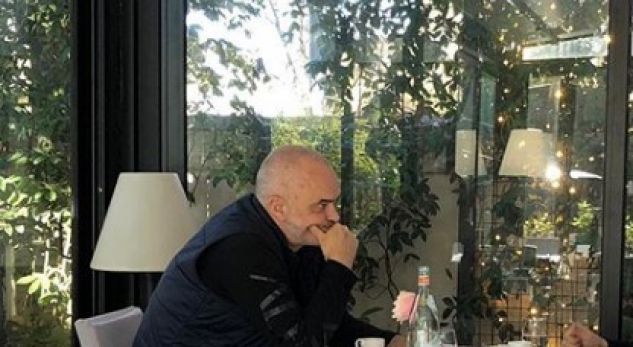 Rama dhe Thaçi në kafe bashkë, publikohet FOTO