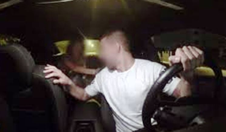 I akuzuar për përdhunim, i riu nga Elbasani justifikohet: Doja vetëm ta puthja