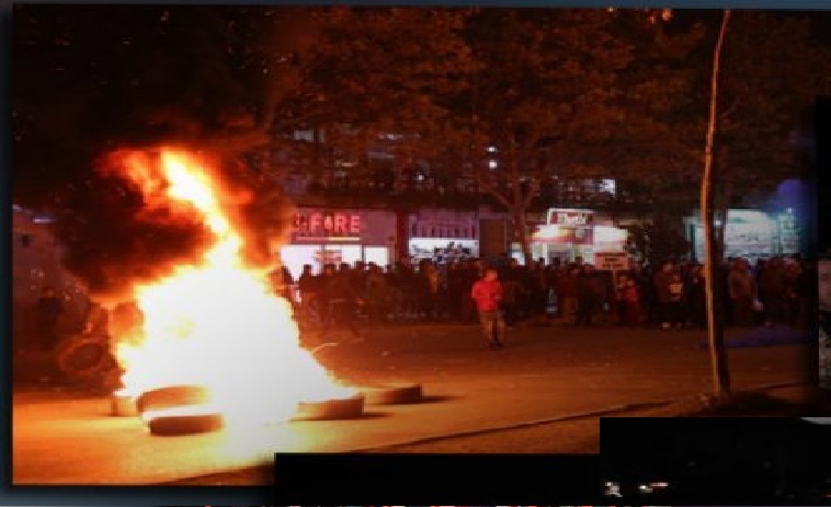 VIDEO/ Vijon protesta, banorët e ‘Astir’-it “i vënë flakën” Unazës së Re