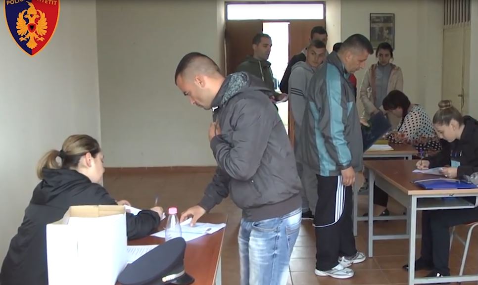 Implikimi i policëve në krime, opozita ngre pikëpyetje mbi testin psikologjik