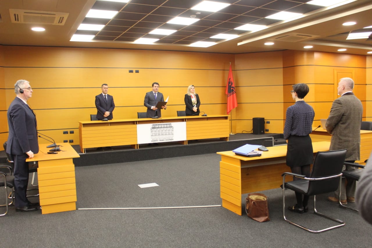 Në hetim për korrupsion, ‘ngec’ në Vetting dhe Petrit Çeno