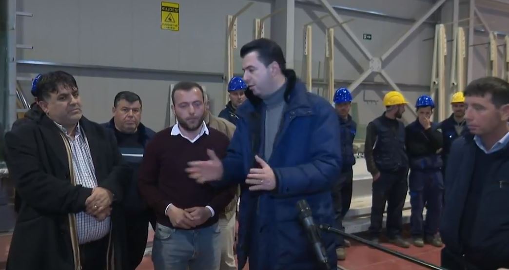 VIDEO/’Ne kemi një plan solid për të ndalur krizën’, Basha mesazhe të qarta nga Durrësi