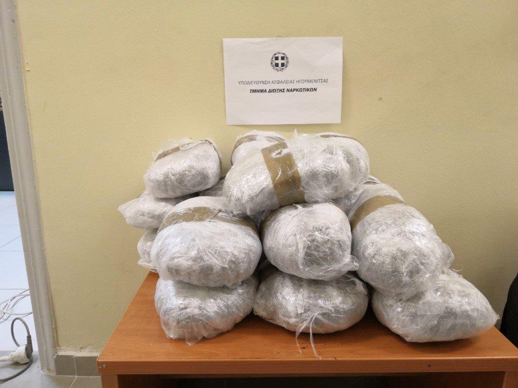 EMRI/ U kap me çanta me drogë, policia greke arreston 21-vjeçarin shqiptar