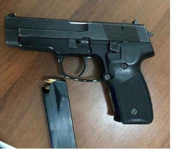 Me pistoletë me vete, arrestohet 21-vjeçari në Vorë