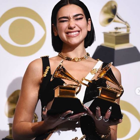 FOTO/Dua Lipa rrëmben dy çmime të rëndësishme në GRAMMY, ja cilat