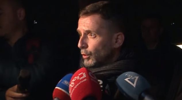 “Ti e ke mendjen tek Adriatik Llalla”/ Momenti kur Erion Braçe fyen gazetaren