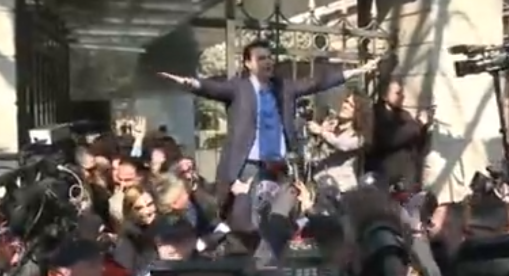 LAJM I FUNDIT/Basha del nga Kryesia, dorëzon përfundimisht mandatin e deputetit