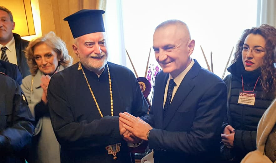 “Presidenti Meta, një shqiptar i vërtetë që e mban fjalën dhe besën!”