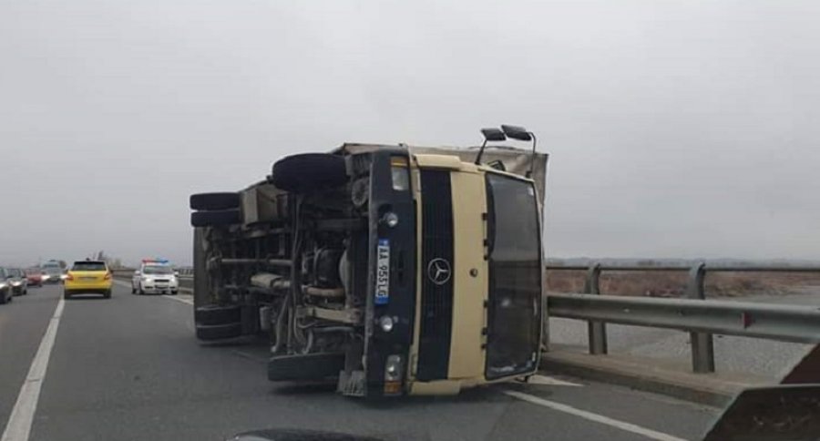 Moti i keq dhe era e fortë, ARRSH paralajmëron shoferët