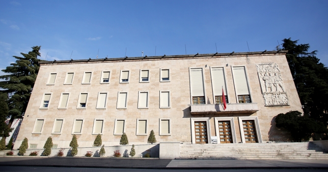 LAJMI I FUNDIT/ Opozita djeg mandatet, diplomatët e BE dhe SHBA takim me Ramën