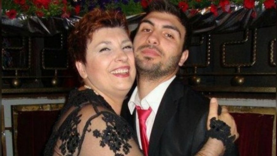 FOTO/ Ja si e uron Ledri Vula të ëmën për ditëlindje