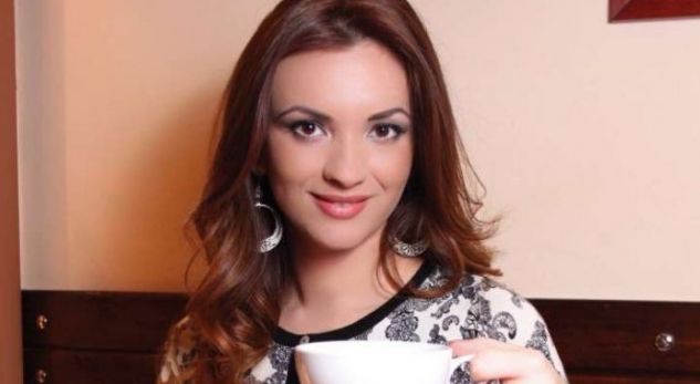 Nga bikinit tek moderimi në televizion, kush është zv/Ministrja e re e Arsimit