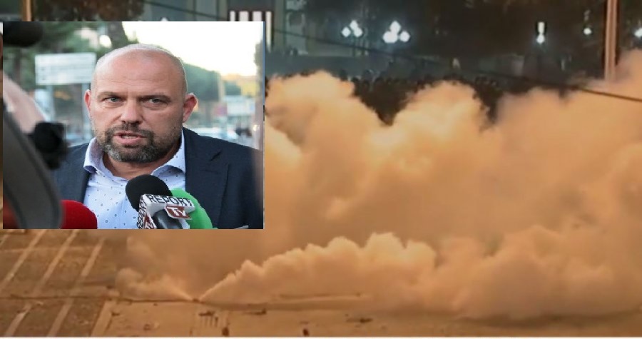 Gaz lotsjellës ndaj protestuesve/ Manjani: Nesër do t’ju vijë juve rradha