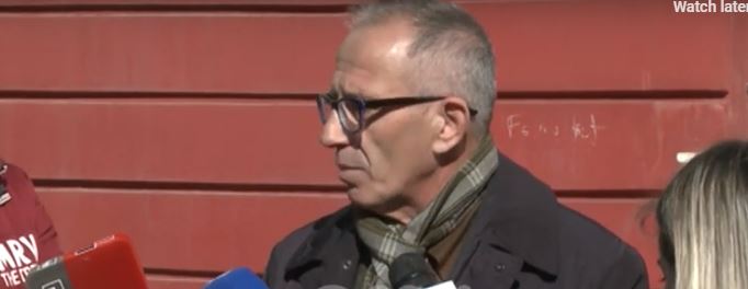 VIDEO/Policët në Fakultet, Marku i ndjek me celular: Do ta çojmë rastin në Gjykatë