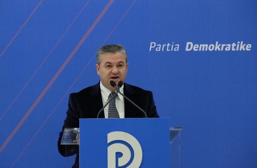 Mblidhet Kryesia e PD, gati shkarkimi i deputetit të Lushnjes