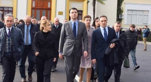 Opozita e Bashkuar: “Dhuna gjendet në zyrën e Ramës, sovrani do ushtrojë të drejtën e tij”