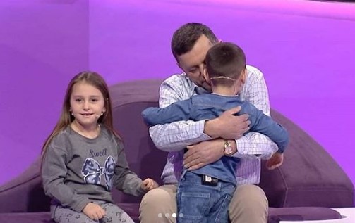 Historia e dhimbshme: Nusen e goditi tensioni dhe ra mbi arkivol gjatë varrimit