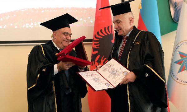 Vizita në Azerbajxhan, Meta nderohet me titullin e lartë nga Akademia