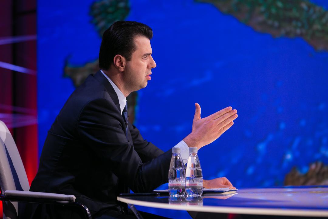 Basha: Rama kercenohet me nje video, ka permbajtje te rende