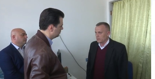 DETAJE/Takimi në Paskuqan, çfarë u premtoi Basha banorëve