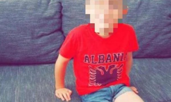 Krim horror në Zvicër, e moshuara ther me thikë 7-vjeçarin kosovar