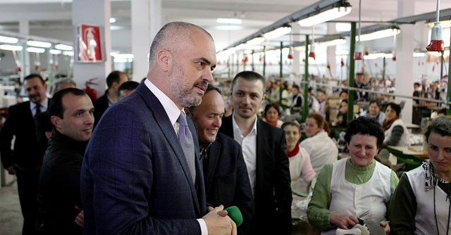 DENONCIMI/ “Gënjeshtra e kryeministrit, punoj si skllav dhe nuk marr as rrogën minimale”